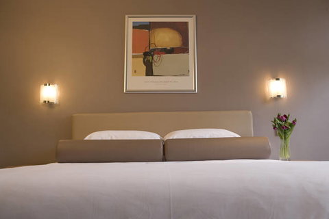 Easystay Studio Apartments - Queensland Tourism 0