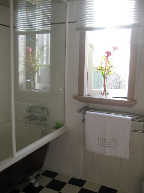 Eco Queenslander Holiday Home - QLD Tourism 5