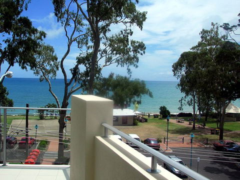 Eden By The Bay - QLD Tourism 1