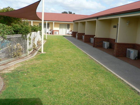 Emerald Explorers Inn - QLD Tourism 3