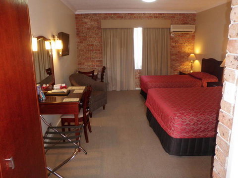 Endeavour Court Motor Inn - QLD Tourism 7