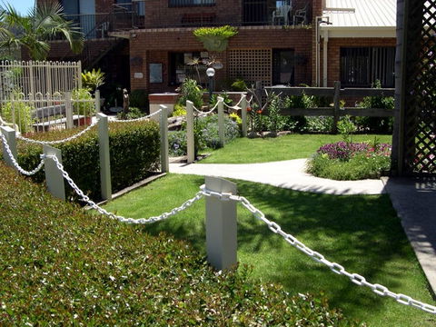 Esther Lodge Holiday Units - Queensland Tourism 1