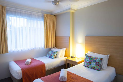 Golden Shores Holiday Club - QLD Tourism 2