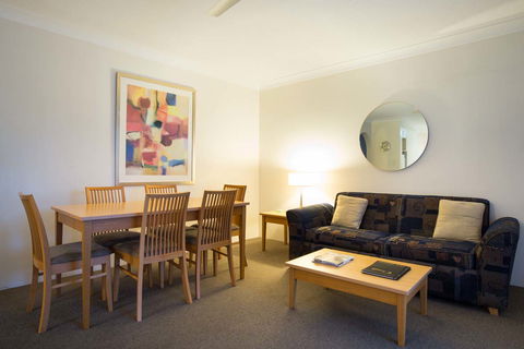 Golden Shores Holiday Club - QLD Tourism 5