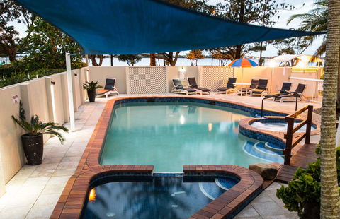 Golden Shores Holiday Club - QLD Tourism 7
