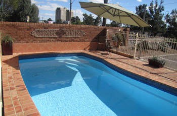 Golf Links Motel - Queensland Tourism 2