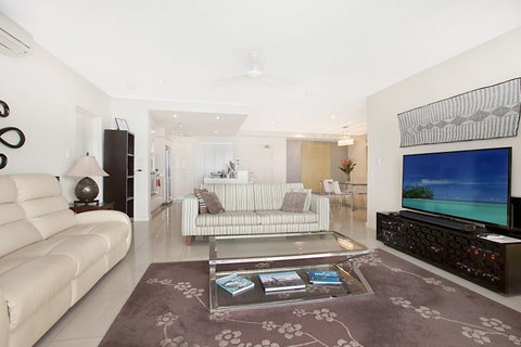 Harbour Lights - Queensland Tourism 0