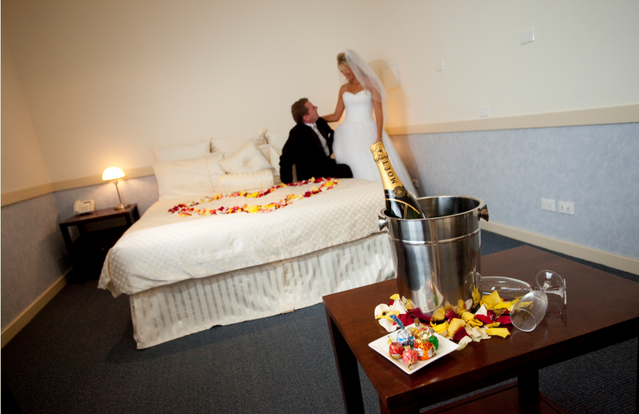 Hawkesbury Race Club Motel - QLD Tourism 0