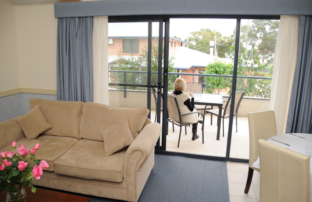 Hawkesbury Race Club Motel - QLD Tourism 4