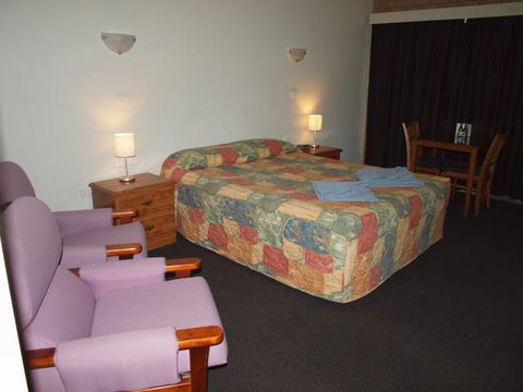 Holbrook Town Centre Motor Inn - Queensland Tourism 2