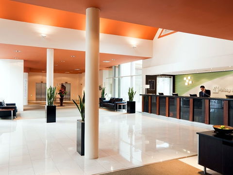 Holiday Inn Potts Point Sydney - QLD Tourism 2