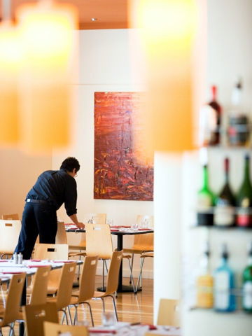 Holiday Inn Potts Point Sydney - QLD Tourism 3