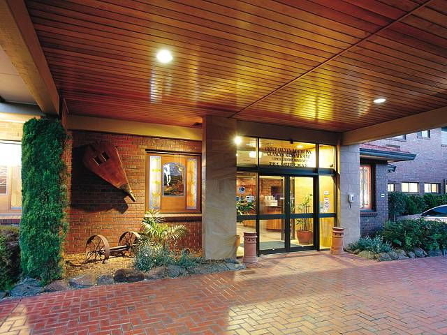 Mount Waverley VIC QLD Tourism