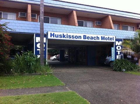 Huskisson Beach Motel - QLD Tourism 3