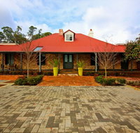 Inn Mahogany Creek - QLD Tourism
