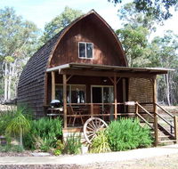 Jarrah Glen Cabins - QLD Tourism