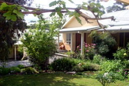 Kemeys Mountain Hideaway - QLD Tourism 0