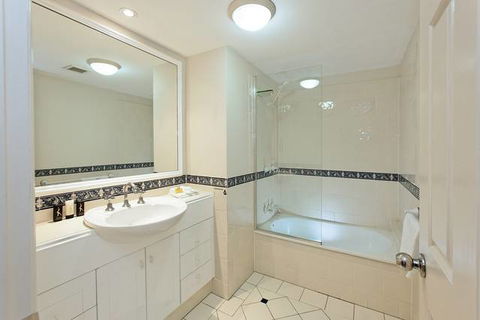 La Grande Luxury Apartments - QLD Tourism 1
