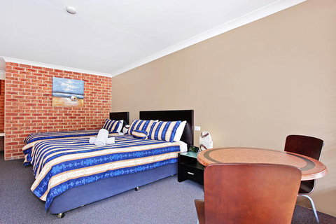 Lake Macquarie Motor Inn - QLD Tourism 2