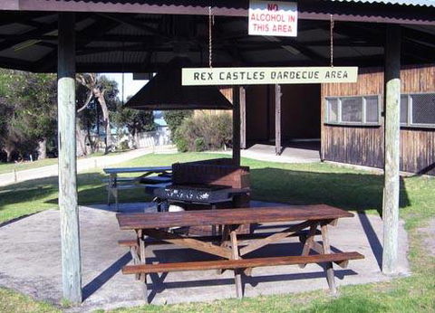 Lake Tyers Camp & Caravan Park - QLD Tourism 1