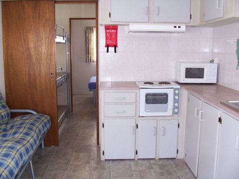 Leongatha Apex Caravan Park - QLD Tourism 2