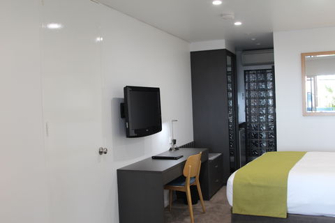 Lighthouse Beach Resort - QLD Tourism 6