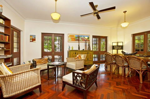 Mandalay Luxury Stay - Queensland Tourism 2