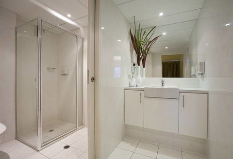 Manuka Park Serviced Apartments - QLD Tourism 1