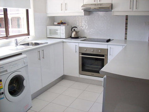 Manuka Park Serviced Apartments - QLD Tourism 3