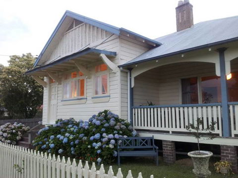 McGowans Boutique Bed & Breakfast - QLD Tourism 1
