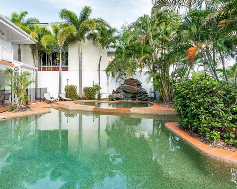 Ibis Styles Cairns - Queensland Tourism 1