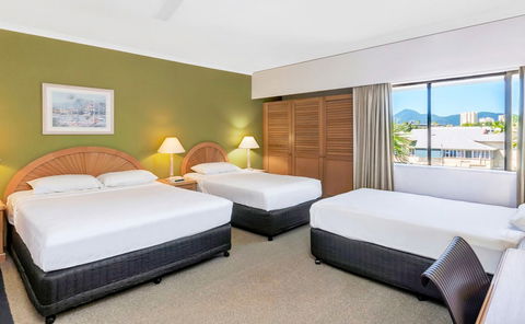 Ibis Styles Cairns - Queensland Tourism 3