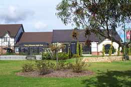 Mick O'Sheas Irish Pub Motel - QLD Tourism 0