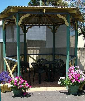 Mid City Motel - QLD Tourism 0