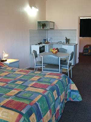 Mid City Motel - QLD Tourism 2