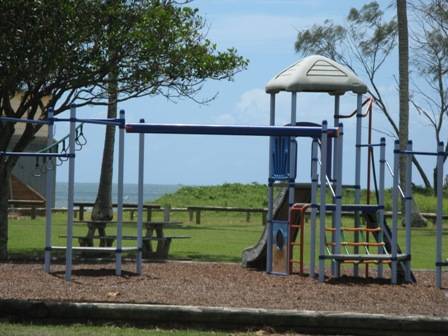 Moore Park Beach Holiday Park - QLD Tourism 3