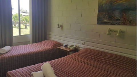 Motel Carnarvon - Queensland Tourism 4