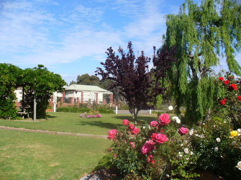 Mount Barker Valley Views Motel And Chalets - QLD Tourism 2