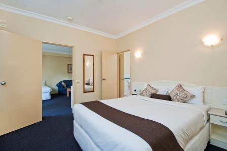 Nagambie Waterfront Motel - Queensland Tourism 4