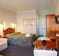 New England Motor Inn - QLD Tourism