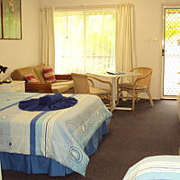 Ocean Park Motel And Holiday Apartments - QLD Tourism 1