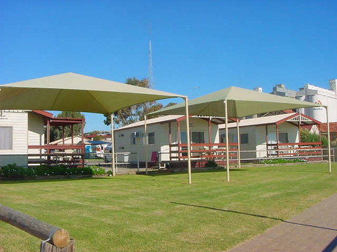 Office Beach Caravan Park - Queensland Tourism 0