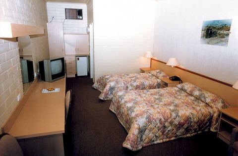 Opal Inn - QLD Tourism 0