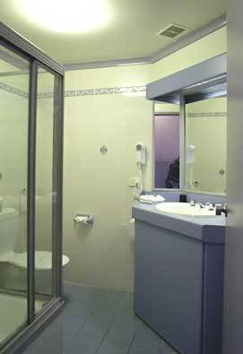 Palm Court Motor Inn - QLD Tourism 2