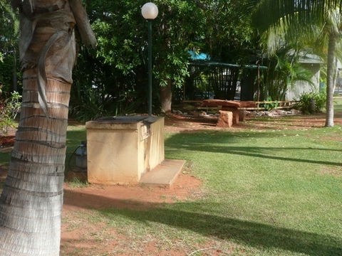 Palm Grove Caravan Resort - QLD Tourism 3