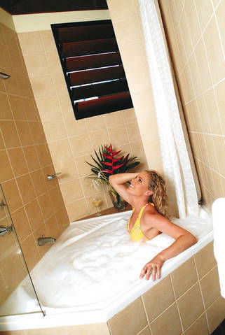 Palms City Resort - QLD Tourism 4