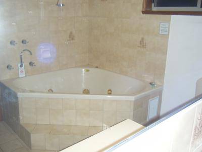 Paradise Lakes Motel - Queensland Tourism 5
