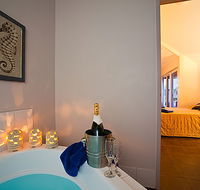 Potshot Hotel Resort - QLD Tourism