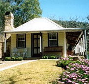 Price Morris Cottage - QLD Tourism