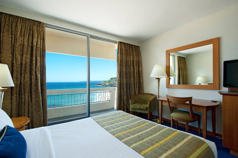 Quality Hotel NOAH'S On The Beach - QLD Tourism 6